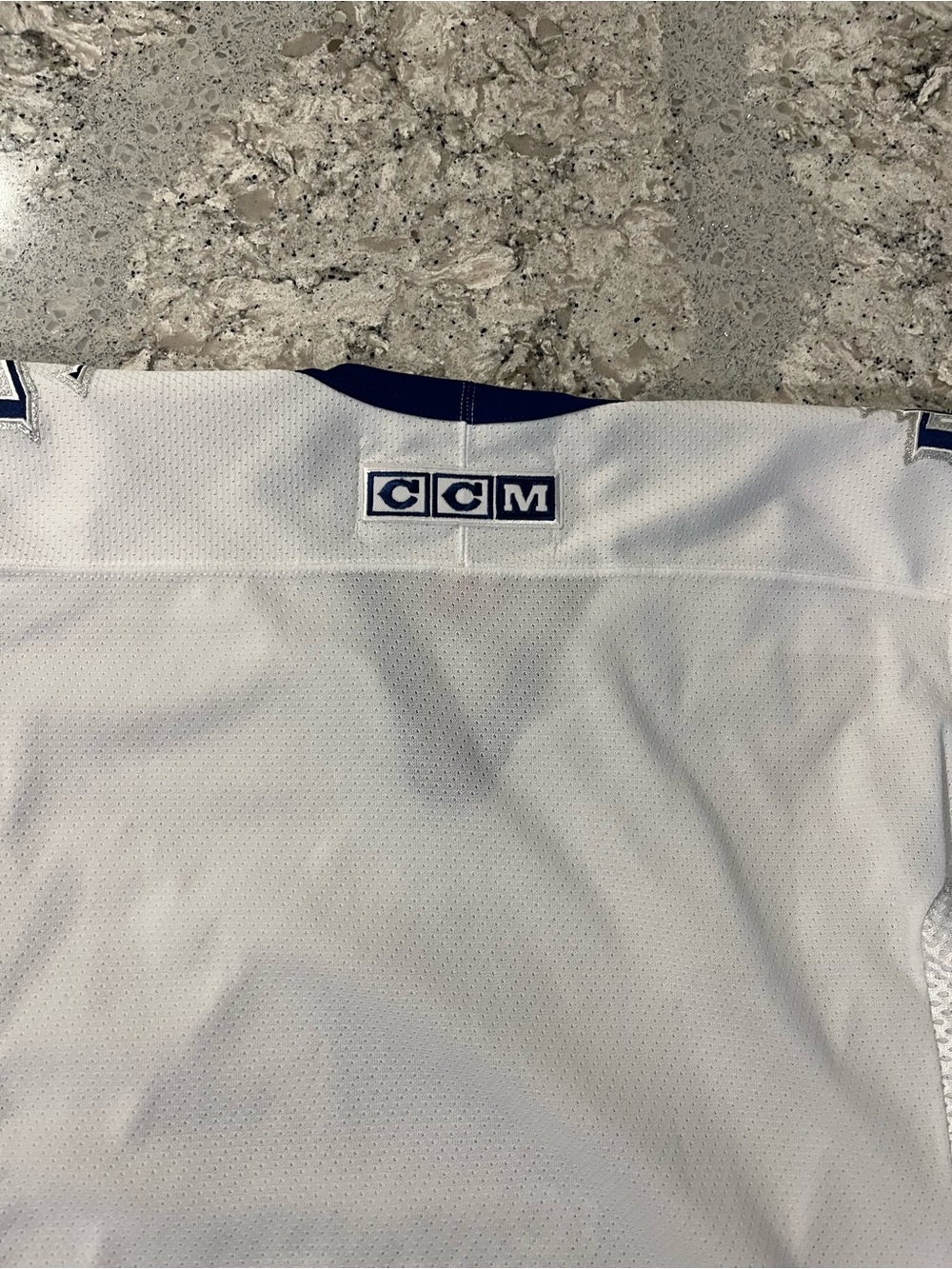 Vintage CCM White Toronto Maple Leafs Hockey Jersey - Picture 11 of 12
